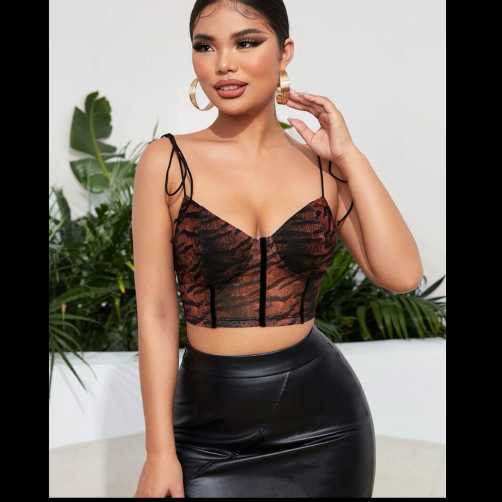 Tiger stripped cami crop tank